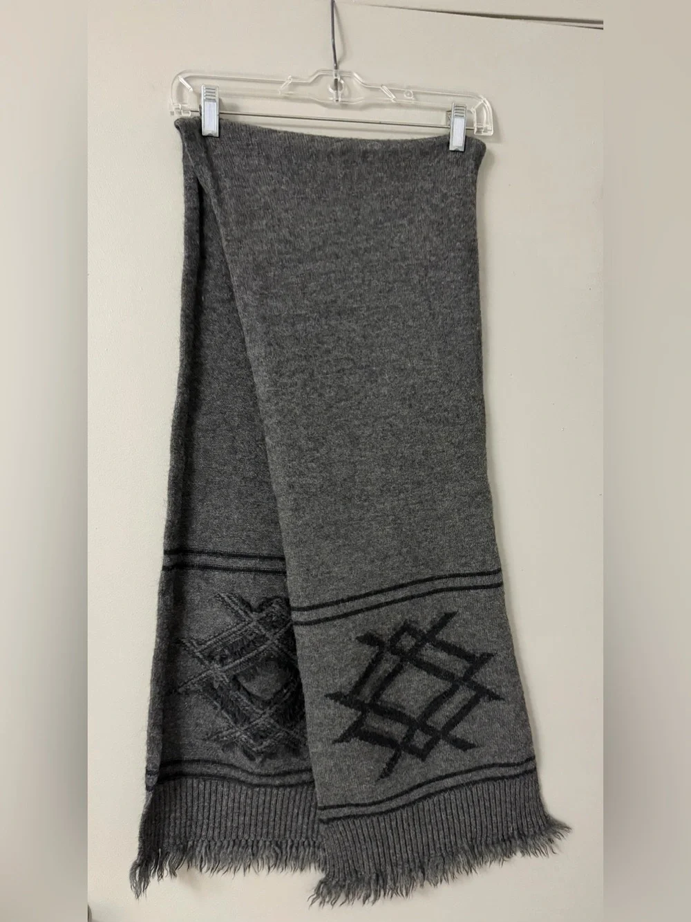 Pendleton Gray Knit Fringe Scarf Geometric Pattern Unisex